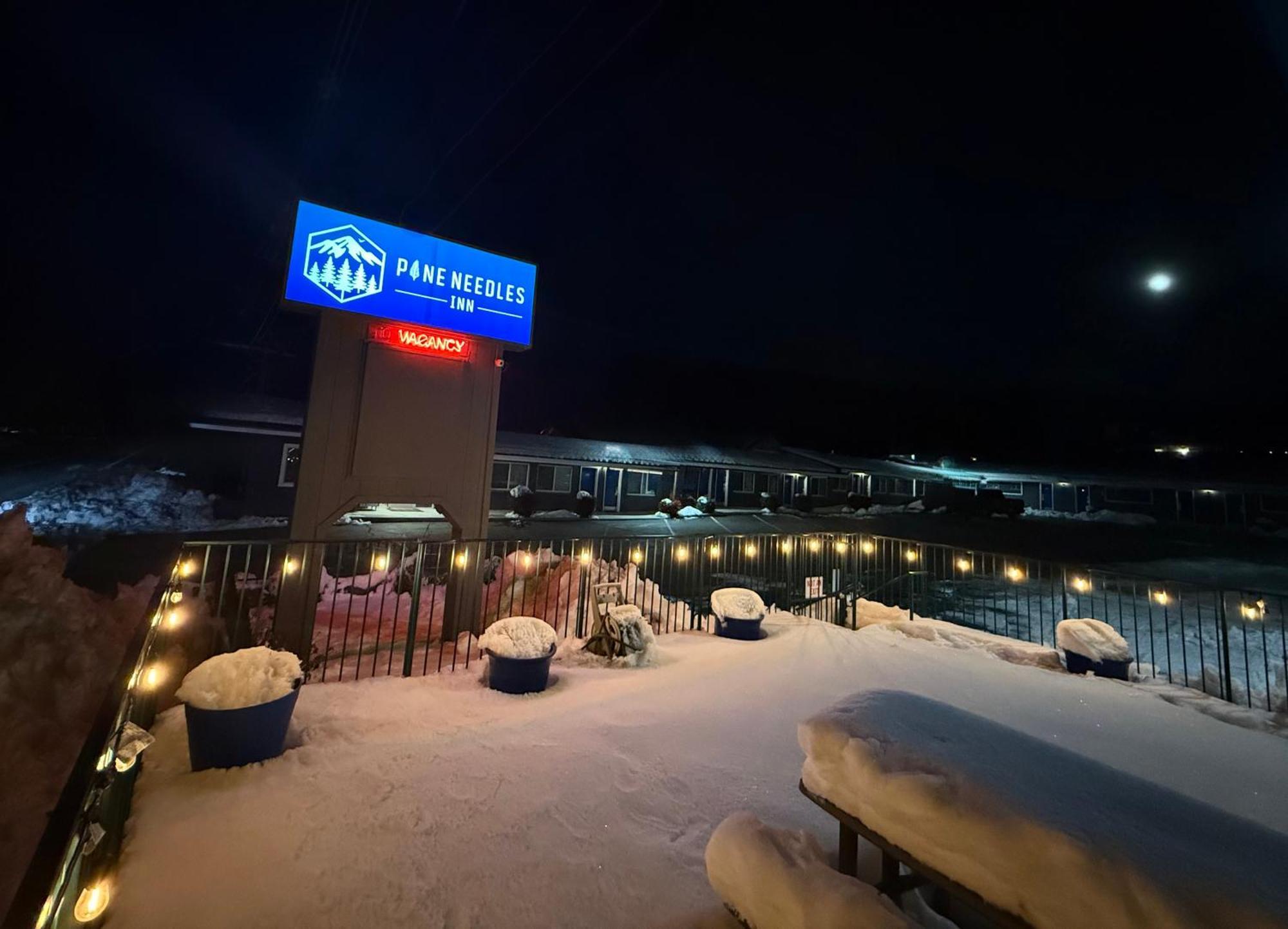 Pine Needles Inn Mount Shasta Exterior foto